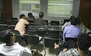 As Bangladesh stock market soars, experts advise caution to investors