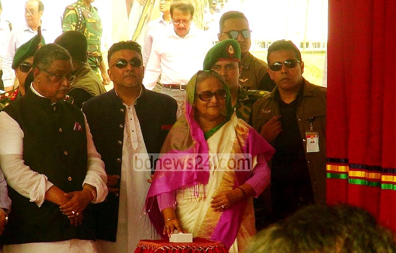Hasina visits the house of her daughter's in-laws in Faridpur