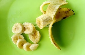 রাতে বিছানায় যাওয়ার আগে কলা খাওয়ার উপকারিতা