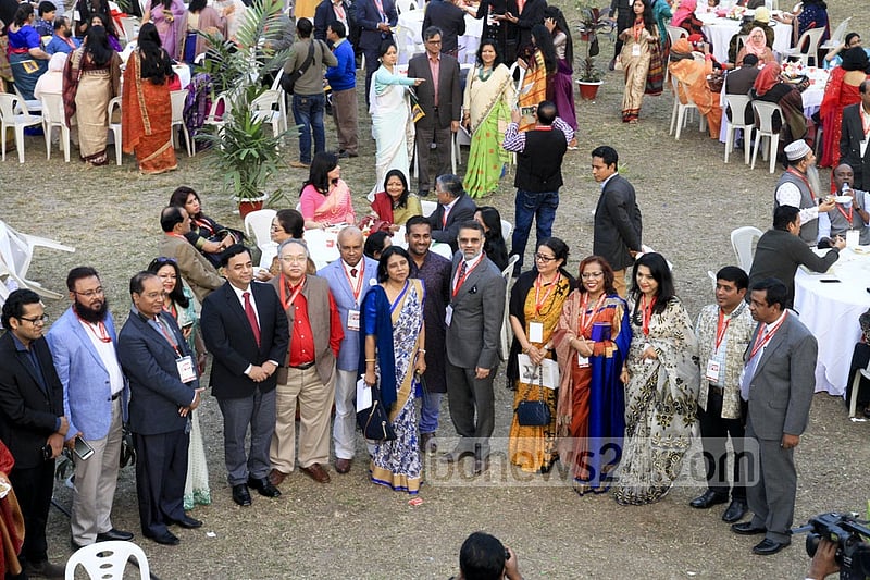 Former senior secretary to the government Hedayetullah Al Mamoon, RAB Director General Benazir Ahmed, former EDAS president Wazir Sattar, English Department Chairperson Rubina Khan, EDAS General Secretary Toufique Imrose Khalidi and President Rasheda K Choudhury and others pose for a group photo during the reunion at the TSC on Saturday.
