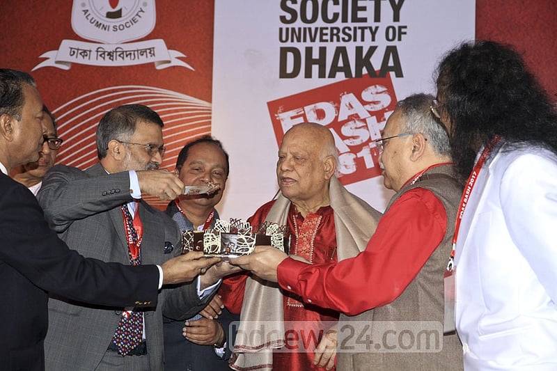 DU English department alumni celebrate the birthday of senior-most alumnus Finance Minister AMA Muhith as he attends the annual reunion on Saturday on the campus - his birthday missed the EDAS Bash 2017 by two days.  