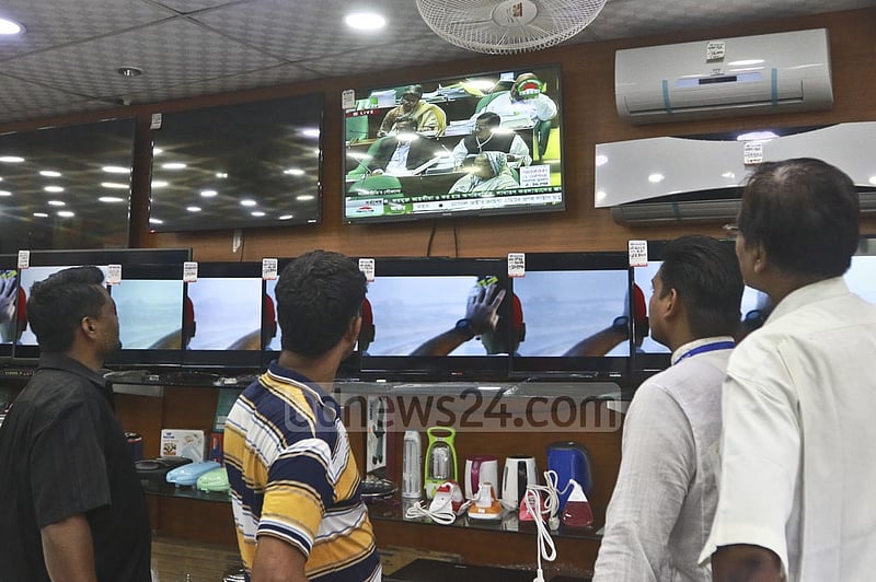 Dhaka residents peeved at planned VAT on online shopping