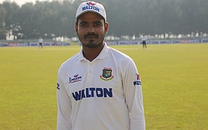 শামসুর-শরিফুল্লাহর ফিফটিতে ফের খুলনাকে হারাল মেট্রো