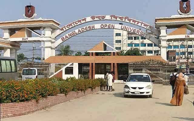 সাড়ে ৩ লাখ শিক্ষার্থী বসেছে বাউবির বিএ-বিএসএস পরীক্ষায়