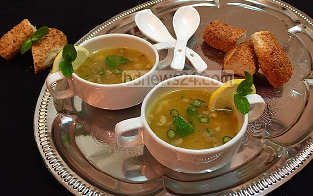 বর্ষায় সুস্থ থাকতে যেসব খাবার খাওয়া উচিত