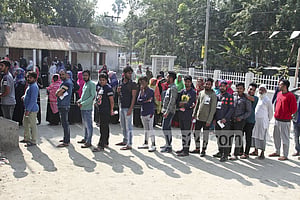 দিবস পাশে রেখে ভোটাররা আস্থার খোঁজে