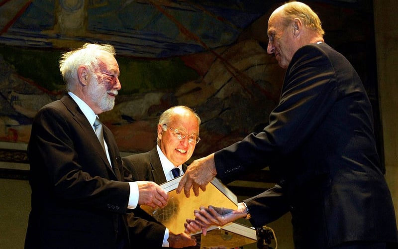 Michael Atiyah, mathematician in Newton’s footsteps, dies at 89