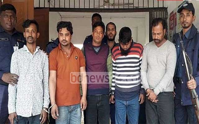 শরীয়তপুরে ভুয়া পুলিশ আটক