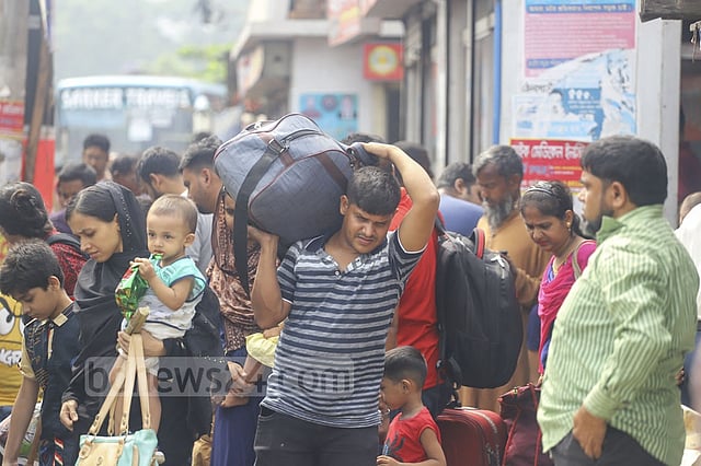 ঈদযাত্রায় ভোগান্তি কমাতে সরকারের একগুচ্ছ সিদ্ধান্ত