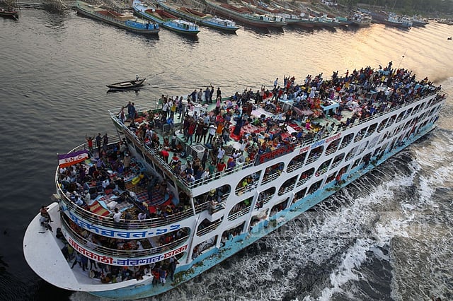 লঞ্চের ভাড়াও বাড়ানোর ইঙ্গিত মালিক সমিতির