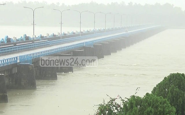বিপৎসীমার উপরে উঠছে তিস্তার পানি