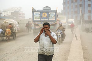 শীতের শুরুতেই ঝুঁকিপূর্ণ ঢাকার বাতাস