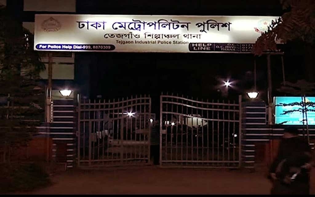 ট্রাকচালকের সহকারীর হাতে স্টিয়ারিং, প্রাণ গেল পারটেক্স গ্রুপ কর্মকর্তার