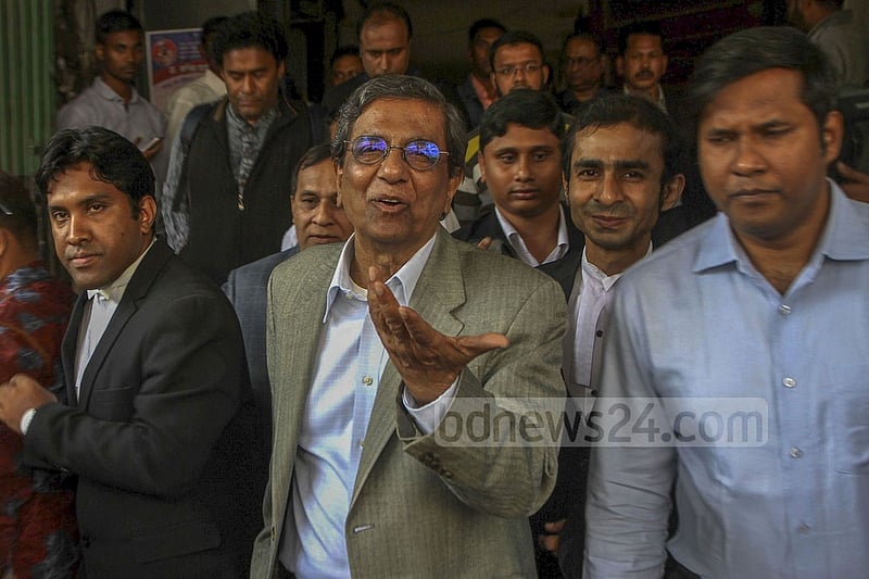 Judge upholds halt on trial of Prothom Alo editor in case over student death