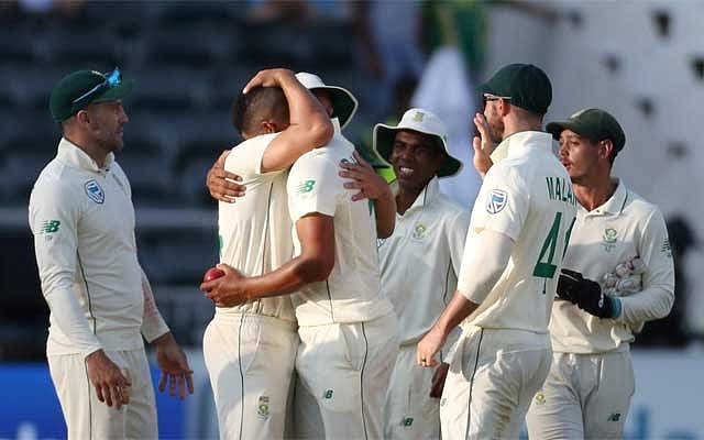 জোহানেসবার্গ টেস্টের দলে ফিরলেন হেনড্রিকস