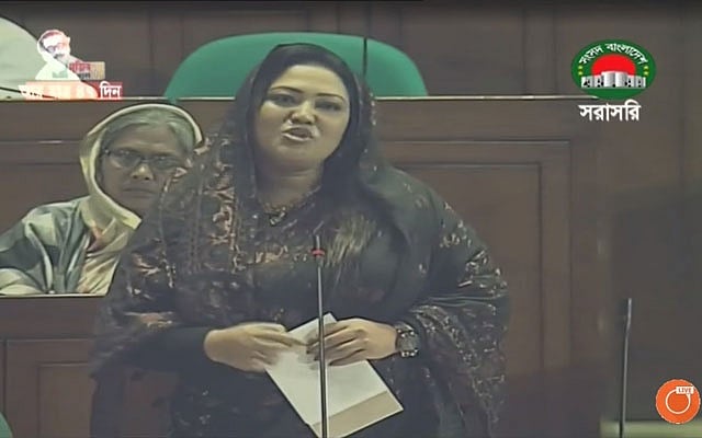 সংসদে বাজেট আলোচনায় দাঁড়িয়ে গান শোনালেন মমতাজ