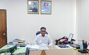 মেয়াদের দুই বছর বাকি থাকতে কায়কাউসের চুক্তি বাতিল