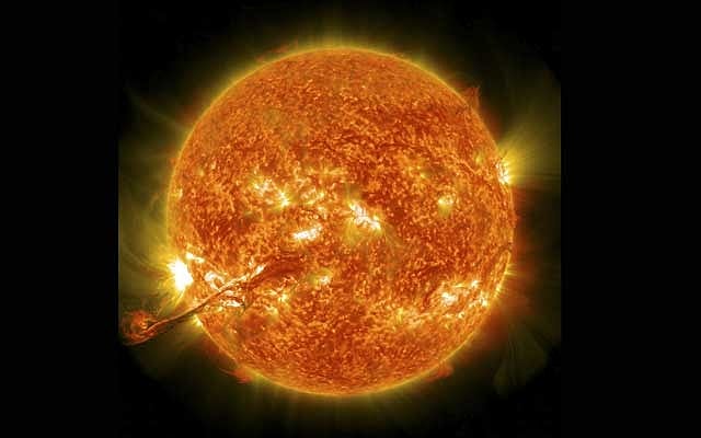 Solar storm destroys 40 new SpaceX satellites in orbit