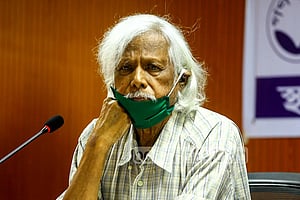 জাফরুল্লাহ চৌধুরী লাইফ সাপোর্টে