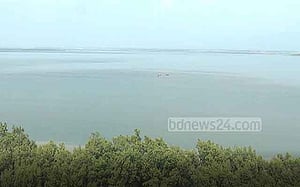 নাফ নদীতে ভেসে এল বস্তাবন্দি ২ যুবকের মৃতদেহ
