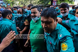 সম্রাটের বিদেশযাত্রা আটকাতে দুদকের আবেদনের শুনানি পেছাল