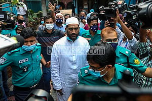 মামুনুল হকের জামিন স্থগিতই থাকছে