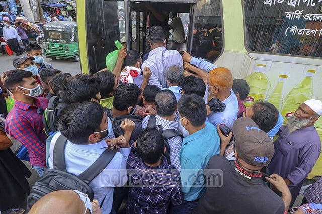 প্লিজ, গায়ে হাত তুলবেন না!