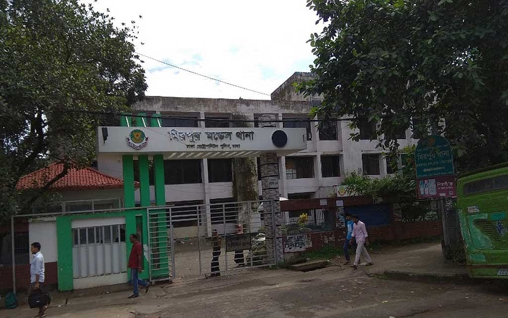 এক নারীকে তুলে নিয়ে গ্রেপ্তার দেখাল পুলিশ, কাণ্ড ৩ এলাকা মিলিয়ে