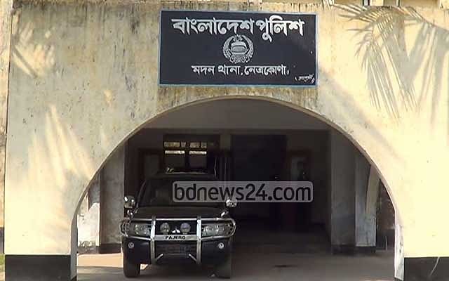 ‘চুরির অপবাদে’ শিশুর মস্তক মুণ্ডন ও খুঁটিতে বেঁধে নির্যাতন