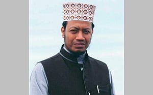 জঙ্গিবাদে উসকানি: আমির হামজাসহ পাঁচজনের বিরুদ্ধে অভিযোগপত্র