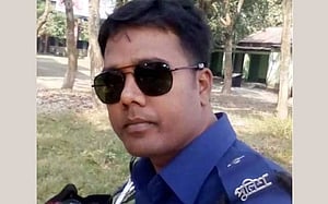 কুষ্টিয়ায় মা-ছেলেসহ তিন খুন: জামিন নিয়ে লাপাত্তা এএসআই