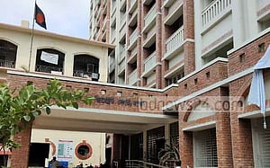 আলেশা মার্ট চেয়ারম্যান মঞ্জুরুলের বিরুদ্ধে গ্রেপ্তারি পরোয়ানা