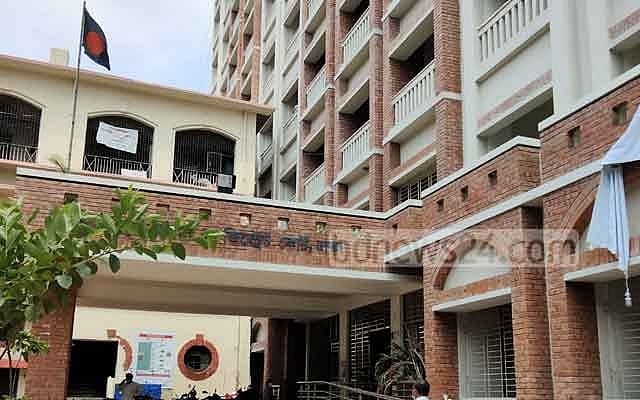 আলেশা মার্ট চেয়ারম্যান মঞ্জুরুলের বিরুদ্ধে গ্রেপ্তারি পরোয়ানা