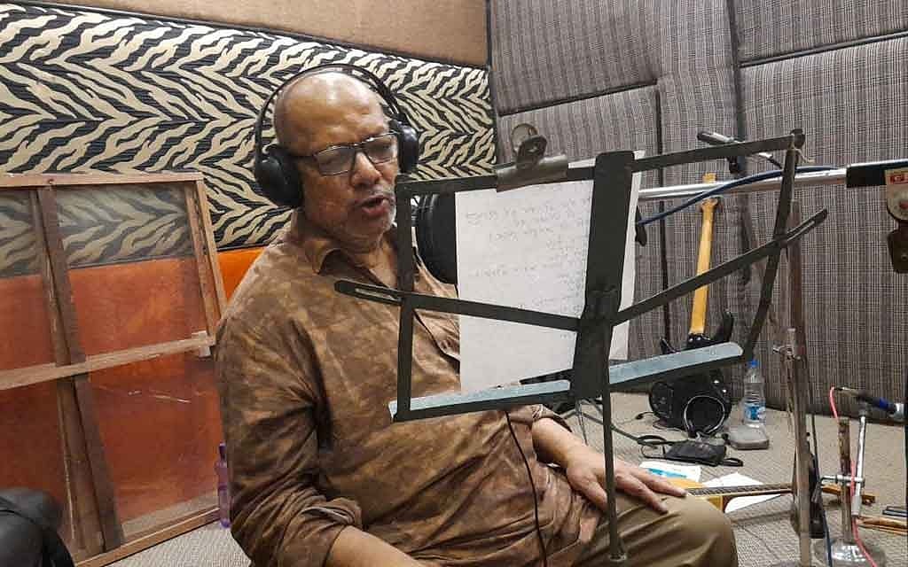 ‘এই বুড়োর গান শুনতে মানুষের আগ্রহ আনন্দ দেয়’