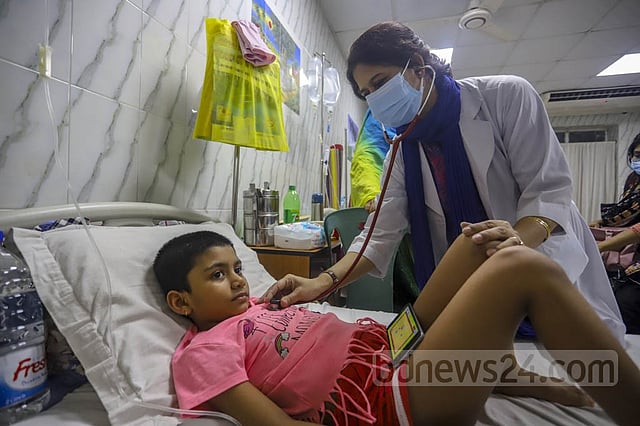 ডাক্তারি পড়ে অন্য পেশায় যাওয়ার ঝোঁক বাড়ছে কেন