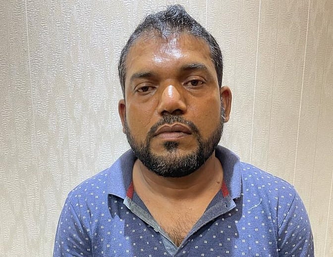 শিক্ষকতার আড়ালে ইয়াবার কারবার