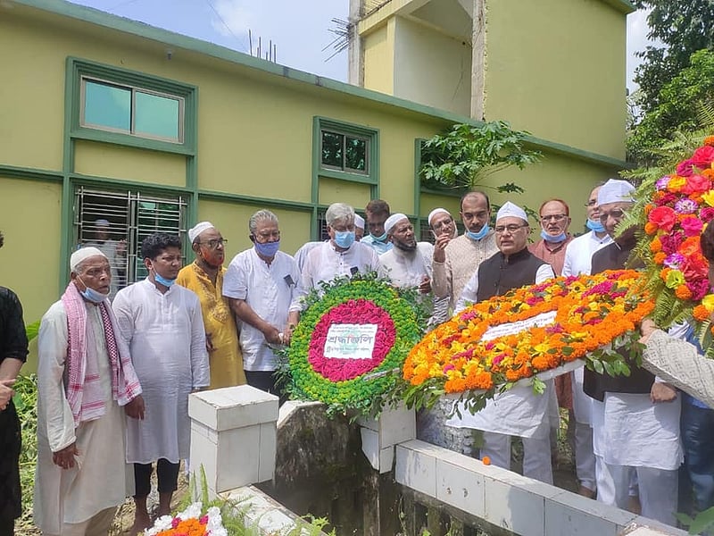 সৈয়দ আহাম্মদকে স্বাধীনতা পদক দেওয়ার দাবি