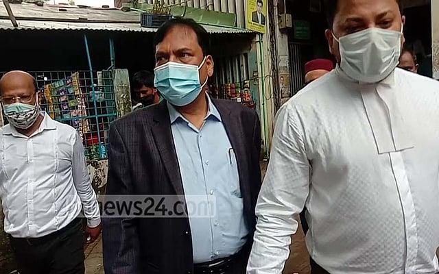 কোভিড চিকিৎসা: রিজেন্ট চুক্তির মামলায় তদন্ত কর্মকর্তার সাক্ষ্য