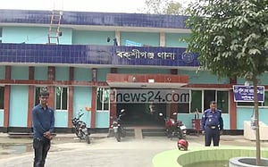 জামালপুরে রাজমিস্ত্রির ঝুলন্ত লাশ, সঙ্গে চিরকুট