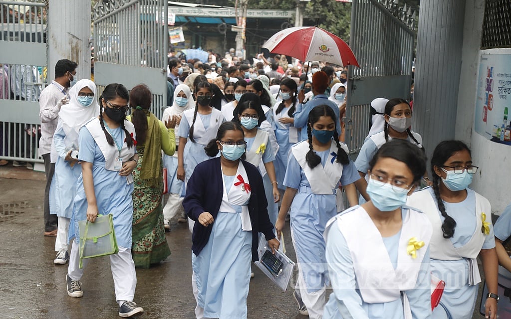 বিলম্বিত এসএসসিতে মনোযোগ ধরে রাখার লড়াই