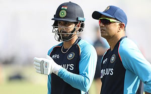 দ. আফ্রিকা সিরিজের দলে শাহবাজ-শ্রেয়াস