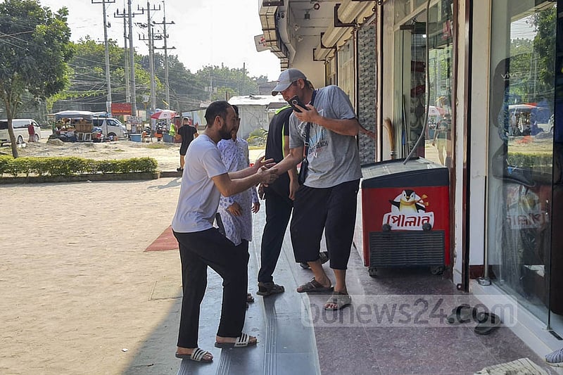 Just as the people of Rooppur have embraced the Russian language and culture, the Russians there have also immersed themselves into the Bengali culture, fostering fraternal relations between the two groups. Photo: Reazul Bashar