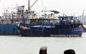 সাড়ে ১৩ ঘণ্টা পর ধর্মঘট প্রত্যাহার লাইটারেজ শ্রমিকদের