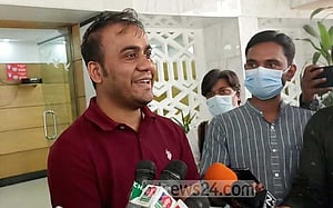 ‘জোর করে’ চাকরি দিয়েছেন দুদকের চাকুরিচ্যুত শরীফ, সংবাদ সম্মেলনে অভিযোগ