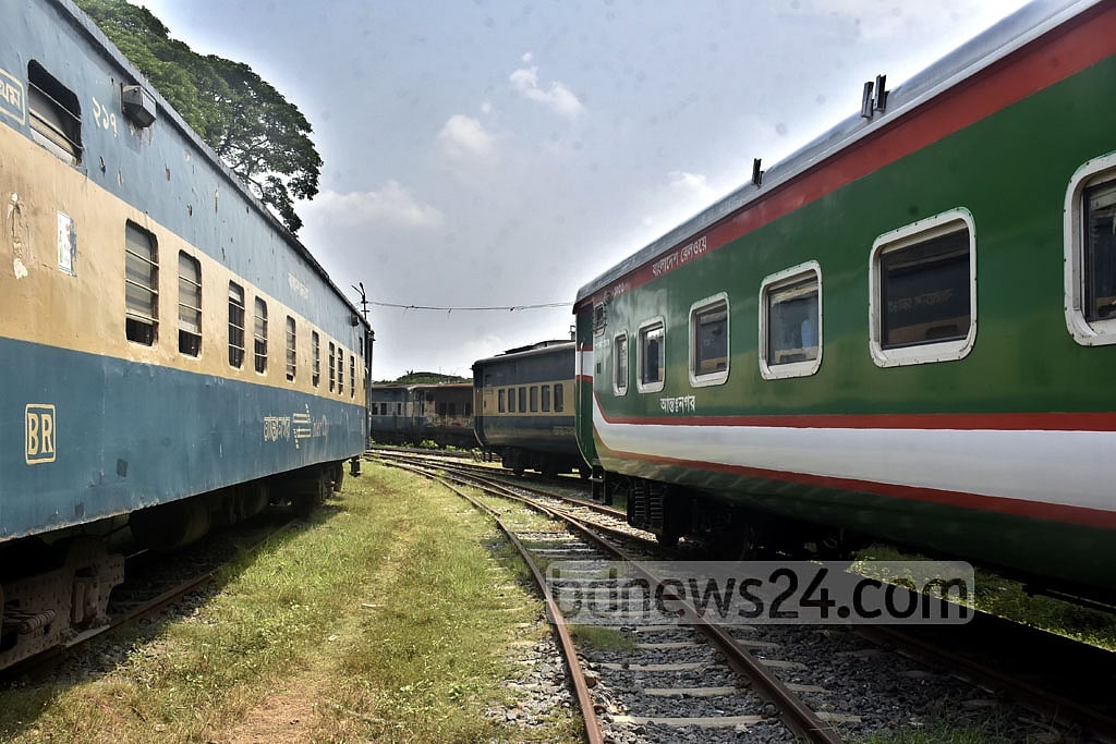 ট্রেন ভাড়ায় রেয়াতি প্রত্যাহারের প্রশ্নে সিদ্ধান্ত এখনই নয়