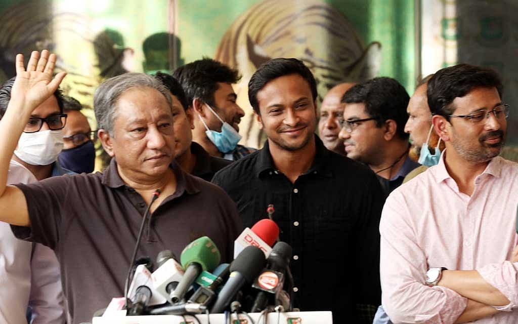 ‘সাকিবকেই সিদ্ধান্ত নিতে হবে, সে দেশের ক্রিকেটে থাকবে নাকি বেটিংয়ে’