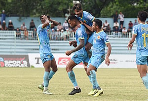 জয়ে শেষ আবাহনীর, অবনমন থেকে বাঁচল মুক্তিযোদ্ধা সংসদ
