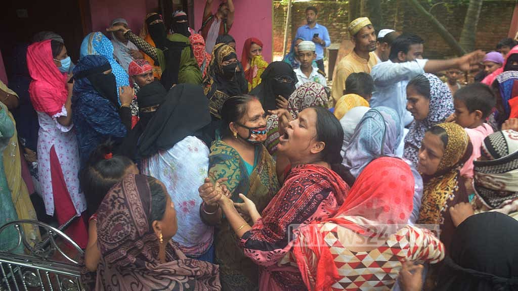 খৈয়াছড়ায় ১১ মৃত্যু:  থেমে থেমে মাতম, চোখের জলে বিদায়