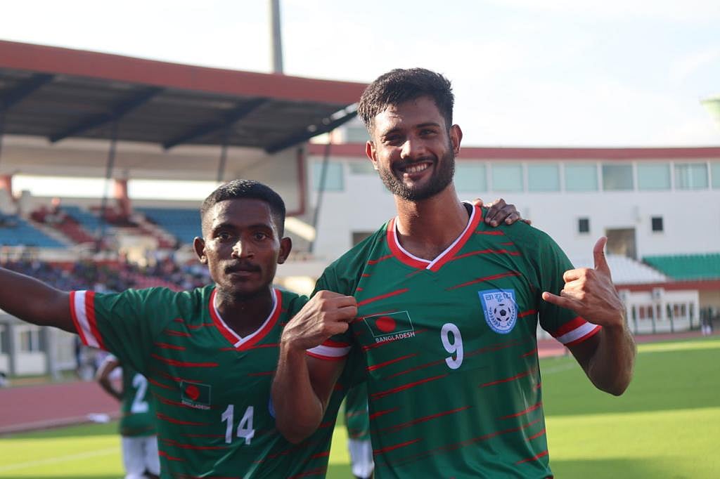 ভারতকে হারিয়ে ফাইনালে চোখ বাংলাদেশের