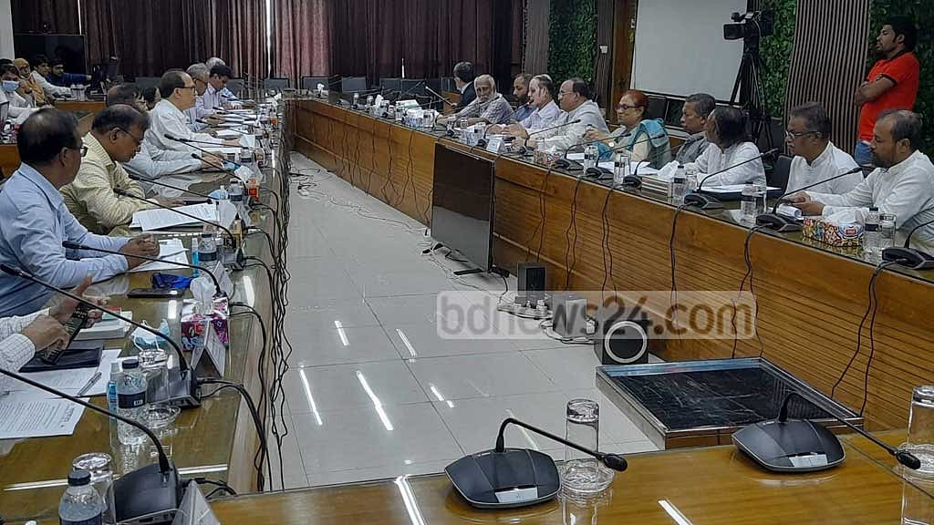 রাজনীতির মাধ্যমে ‘রাজনৈতিক স্থিতিশীলতা’ চান সিইসি